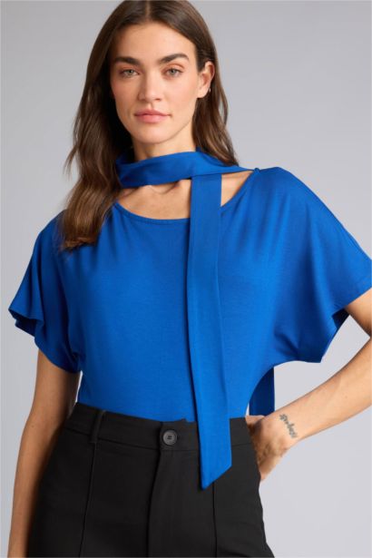 Slim Fit Boat Neck Shawl Detail T-Shirt