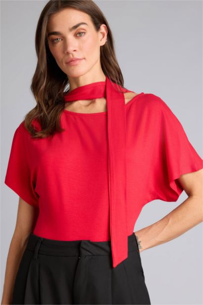 Slim Fit Boat Neck Shawl Detail T-Shirt