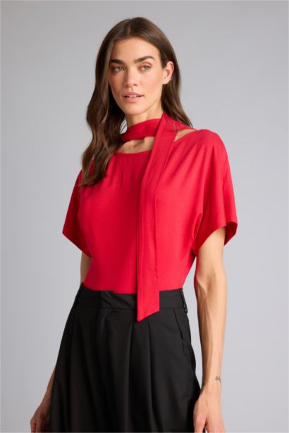 Slim Fit Boat Neck Shawl Detail T-Shirt