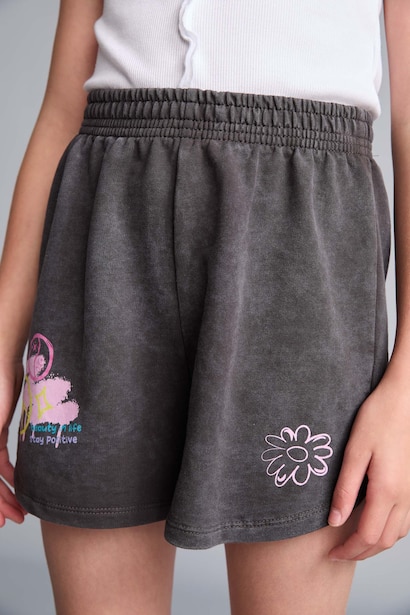 Girl Elastic Waist Embroidery Detail Shorts