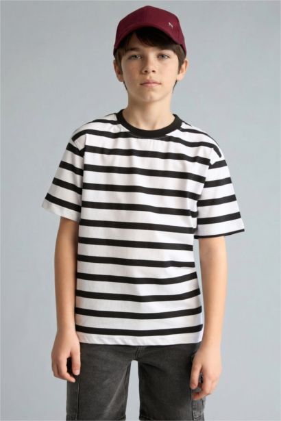 تيشيرت ولادي نص ردن قصة عادية برقبة مستديرة