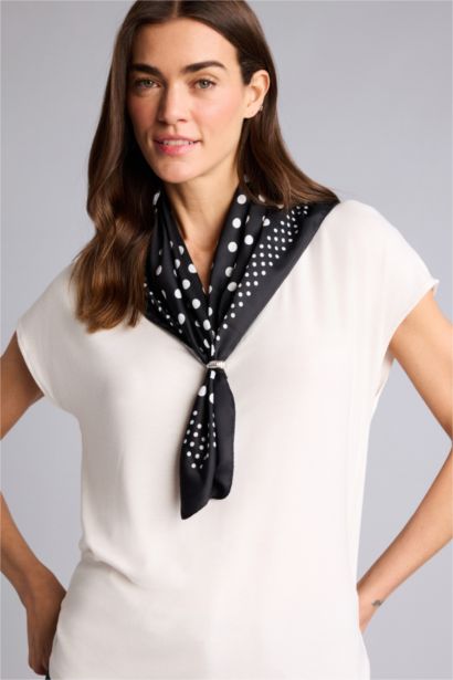 V Yaka Basıc Düz Kısa Kollu Tişört