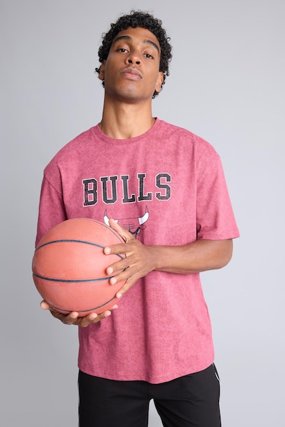 Oversize Fit NBA Chicago Bulls Crew Neck Short Sleeve T-Shirt