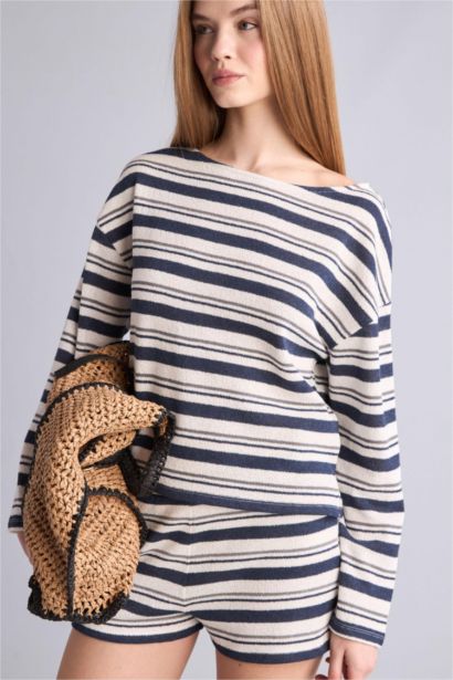 تيشيرت ردن طويل قصة فضفاضة وياخة مستديرة