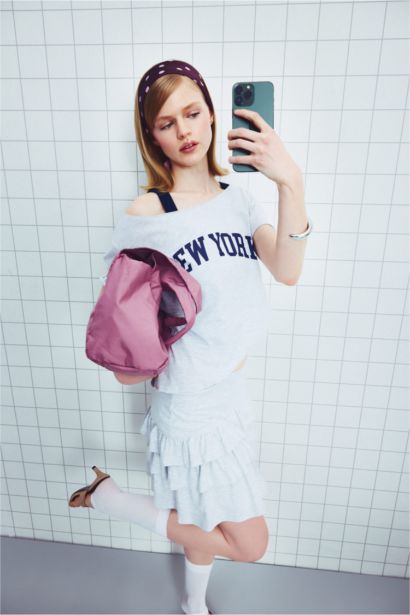 Loose Fıt Kayık Yaka Baskılı Kısa Kollu Tişört