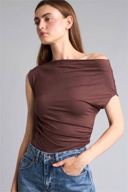 Slim Fit Boat Collar Tank Top