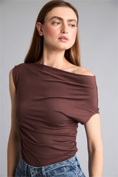 Slim Fit Boat Collar Tank Top