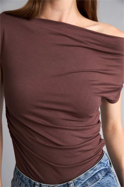 Slim Fit Boat Collar Tank Top