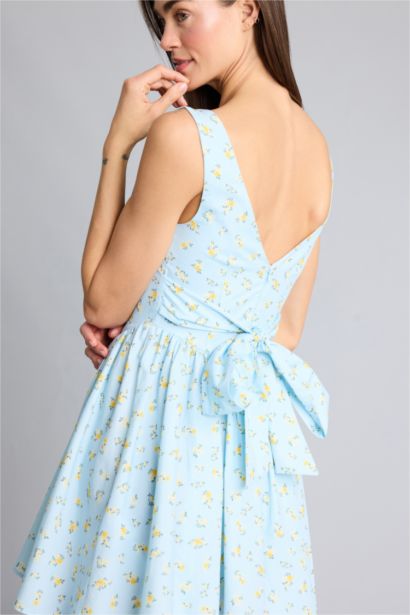 Afra x Defacto V Yaka Floral Poplin Kolsuz Mini Elbise