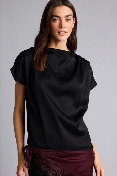 Regular Fit Degaje Neck Short Sleeve Blouse
