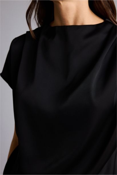 Regular Fit Degaje Neck Short Sleeve Blouse