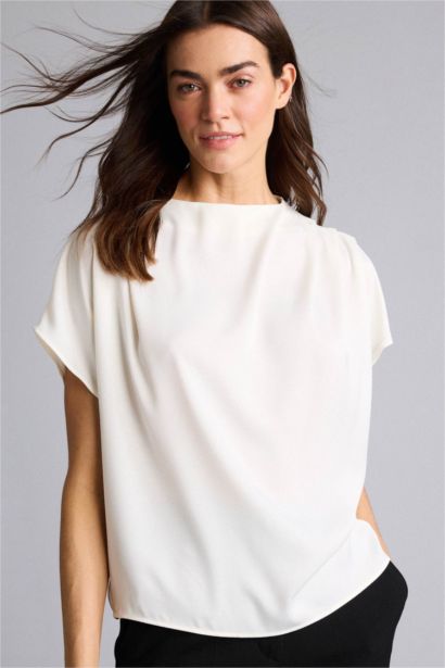 Regular Fit Degaje Neck Short Sleeve Blouse