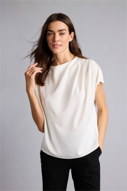Regular Fit Degaje Neck Short Sleeve Blouse