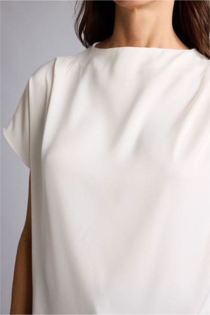 Regular Fit Degaje Neck Short Sleeve Blouse