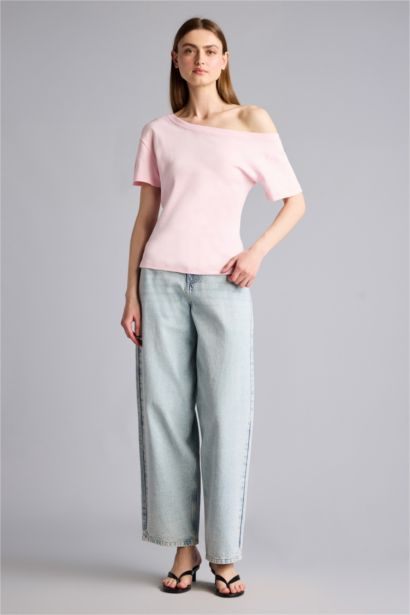 Regular Fit Kayık Yaka Tişört