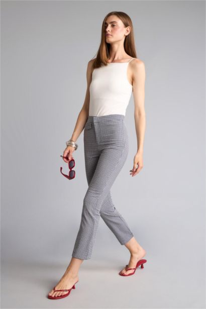 Linen Blend Normal Waist Crop Fit Crinkle Capri Trousers