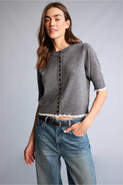 Dantel Detaylı Kısa Kollu Hırka