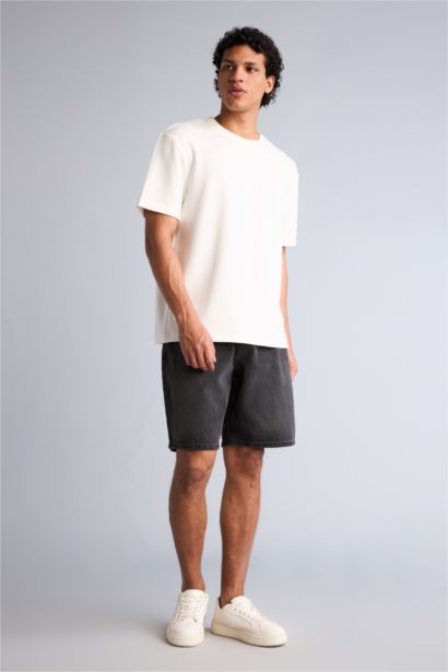 Straight Fit Bermuda Şort