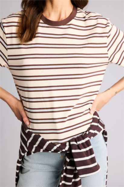 Relax Fıt Bisiklet Yaka Çizgili Kısa Kollu Tişört