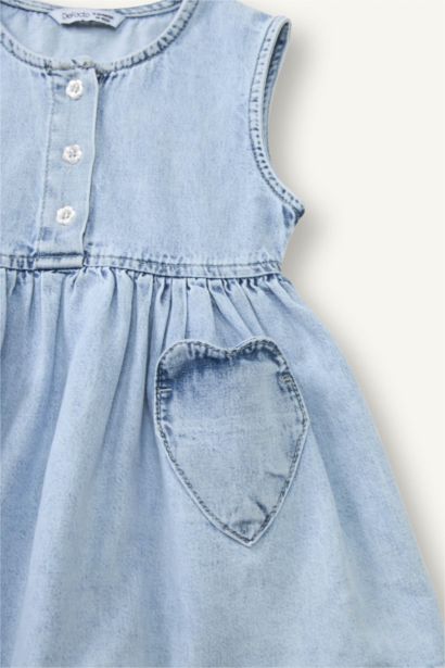 Robe en jean sans manches pour bébé fille