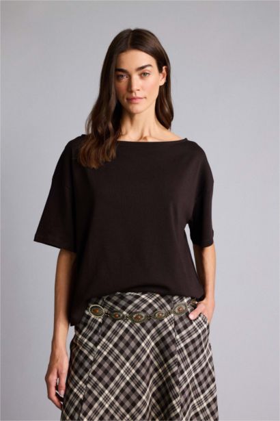 Relax Fıt Kayık Yaka Basıc Düz Kısa Kollu Tişört