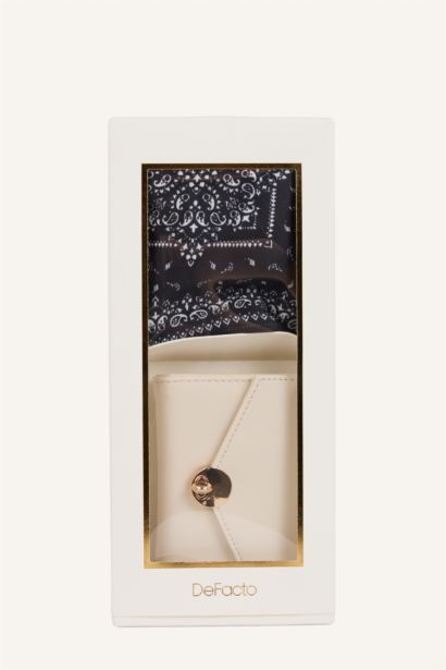 Kadın Fularlı Suni Deri Cüzdan