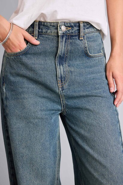 Jean à taille haute et jambes fuselées Coupe barrel