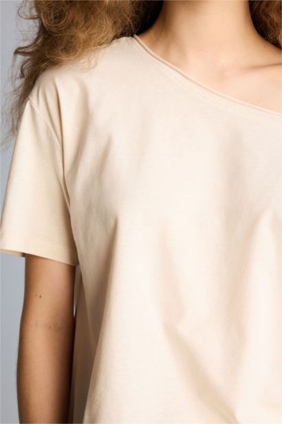 Woman Short Sleeve T-Shirt