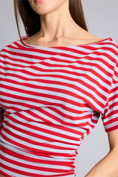 Afra x Defacto Loose Fıt Omzu Açık  Tişört