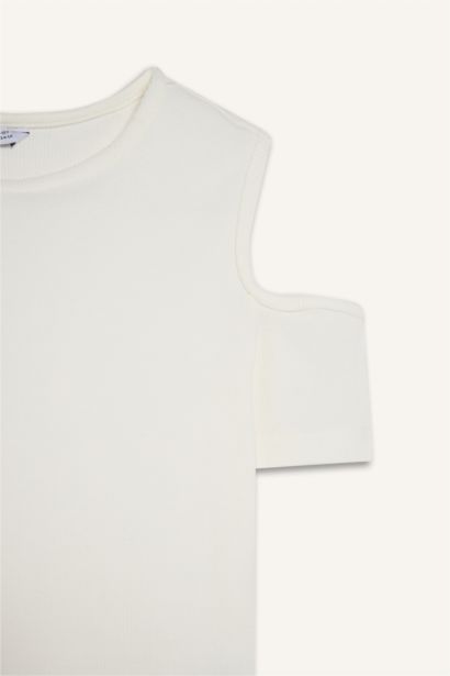 تيشيرت بناتي نص ردن مضلع بياخة مستديرة