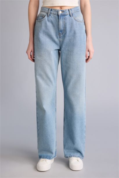 بنطلون جينز وايد ليج برجل واسع