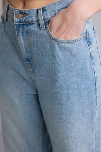 بنطلون جينز وايد ليج برجل واسع