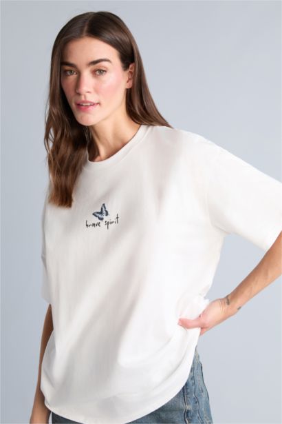 Modern Oversıze Bisiklet Yaka Kelebek Desenli Kısa Kollu Tişört