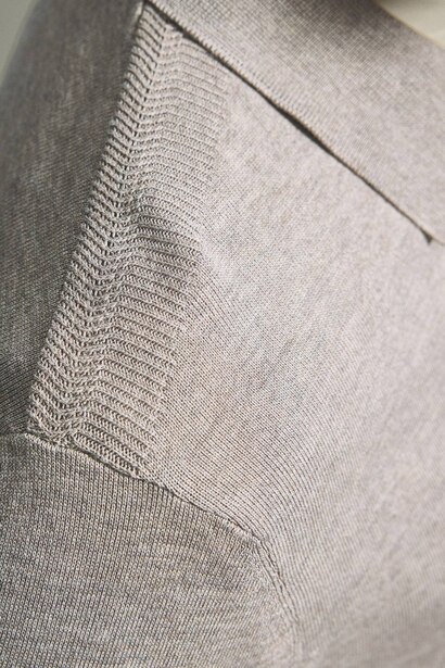 Pull en tricot basic à col polo et demi-fermeture éclair Coupe standard