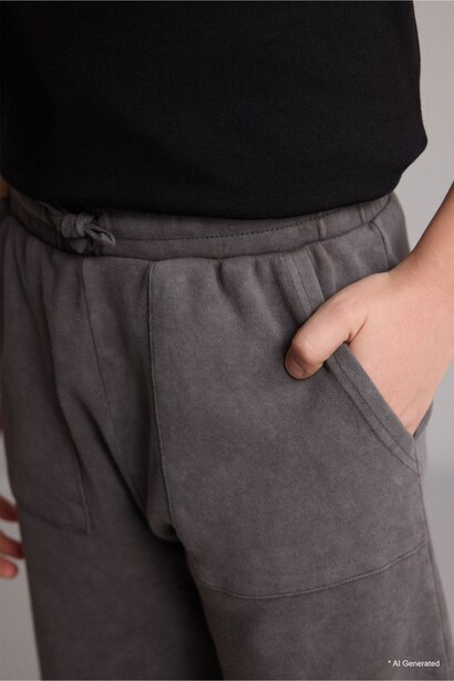 Boy Elastic Waist Oversize Shorts
