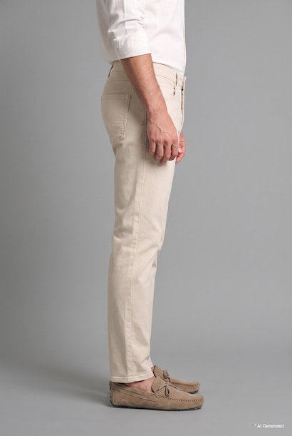 Regular Waist Tapered Fit Pocket Pants