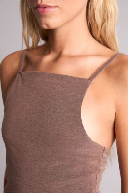 Slim Fit Crepe Halter Collar Tank Top