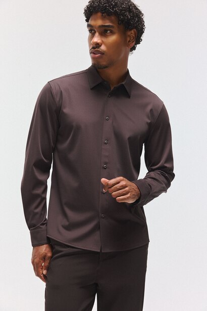 Slim Fit Klasik Yaka Uzun Kollu Gömlek