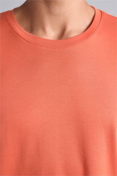 Standard Fit Short Sleeve T-Shirt