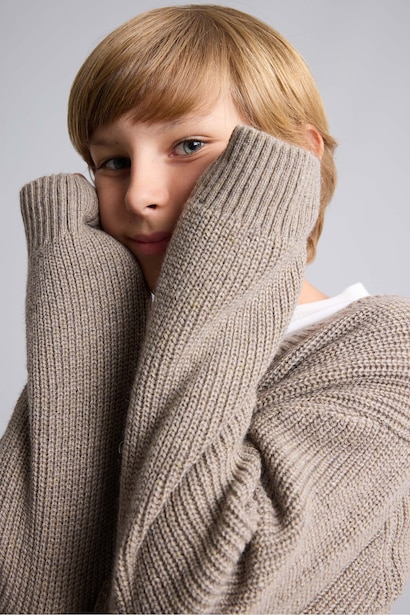 Boy V-Neck Ribbed Basic Knit Cardigan