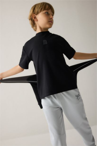 Черная футболка Oversize из модала с круглым вырезом принтом на спине и коротким рукавом для мальчиков