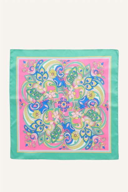 سكارف نسائي منقوش