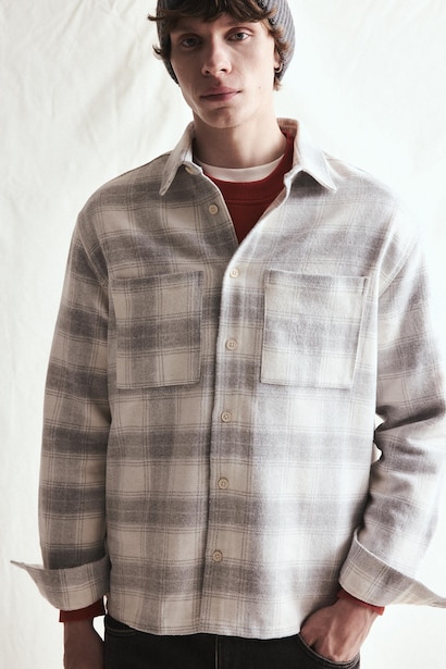 Chemise boxy à manches longues à carreaux avec poche