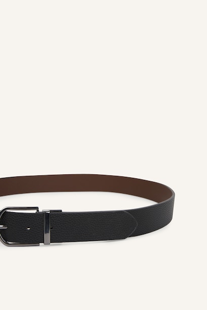 Man Oval Buckle Faux Leather
