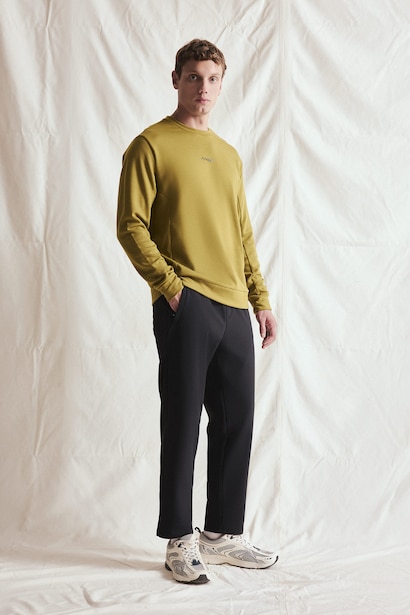 Standard Fit Sweatshirt