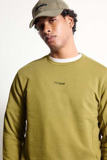 Standard Fit Sweatshirt