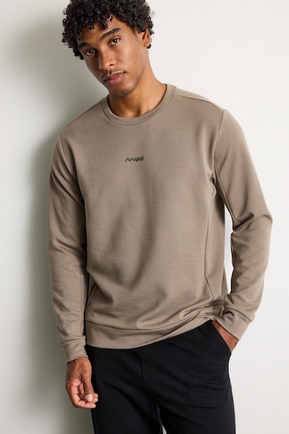 Standard Fit Sweatshirt