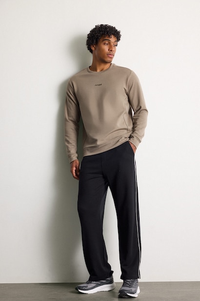 Standard Fit Sweatshirt