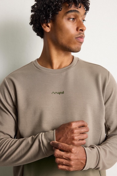 Standard Fit Sweatshirt