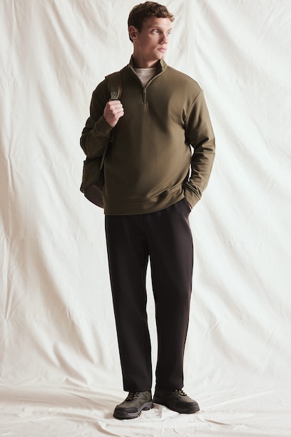 Standard Fit Stand Collar Half-Zip Basic Sweatshirt